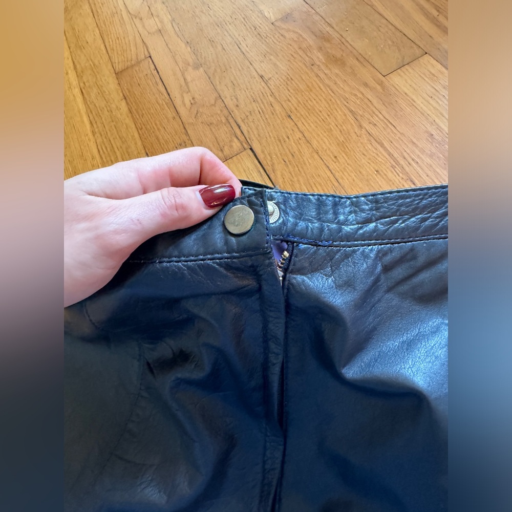 70s-80s Vintage Navy Blue Pierre Cardin Leather Skirt - Picture 6 of 11